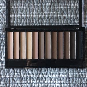 Makeup Revolution’s Urban Decay Naked 1 & 2 Dupe